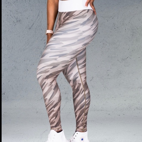 Grrrl Next Level Untouchable Leggings - Picture 1 of 4